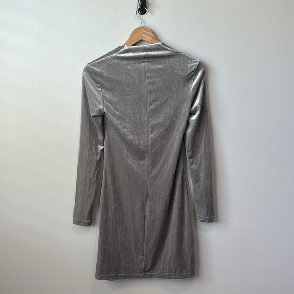 NWT Vero Moda Velvet Long Sleeved mini Dress cocktail club XS - Picture 4 of 5